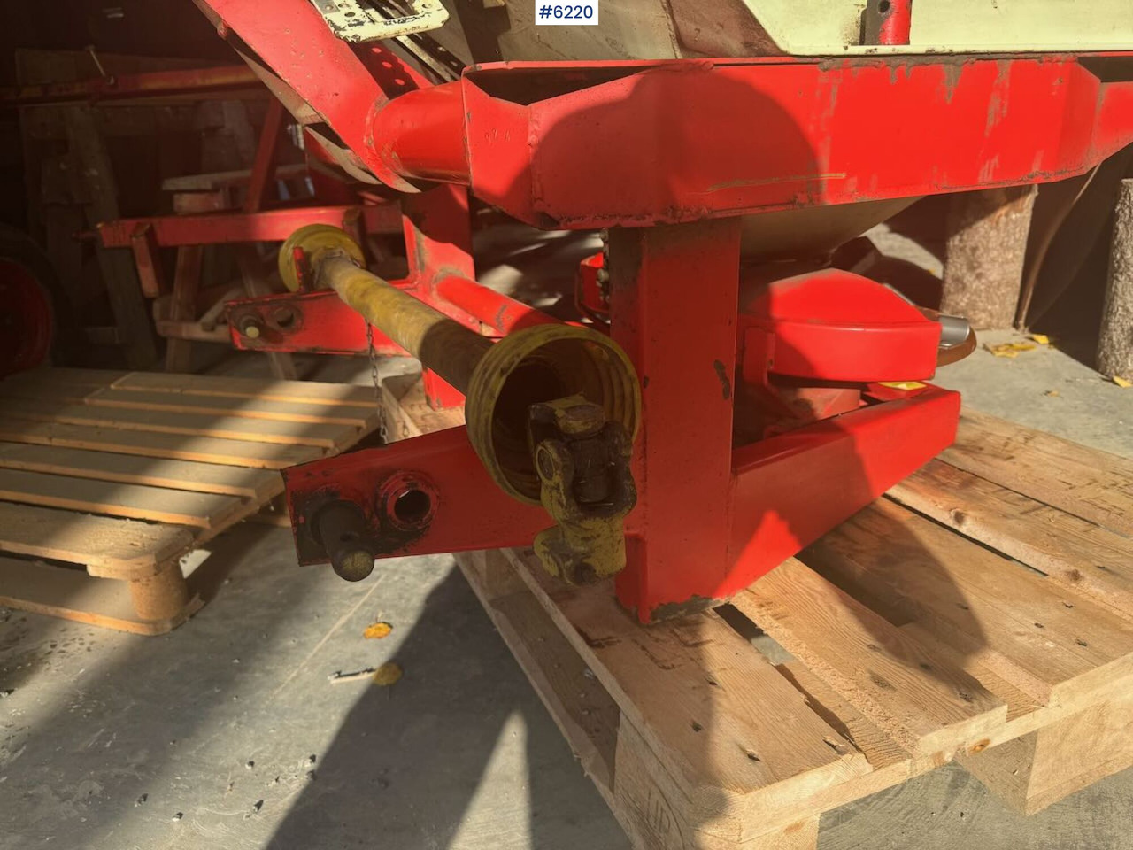 Spandiconcime Rauch Komet ZS800: foto 8 Spandiconcime Rauch Komet ZS800: foto 8