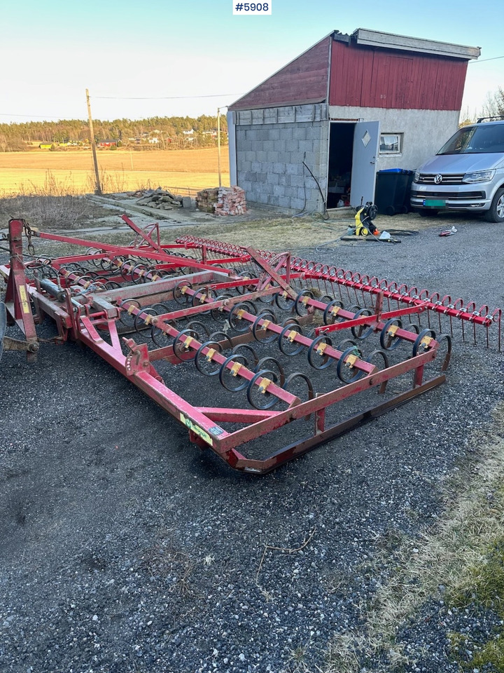 Väderstad Cultivator 4.6 m - Macchina per la lavorazione del terreno: foto 2 Väderstad Cultivator 4.6 m - Macchina per la lavorazione del terreno: foto 2