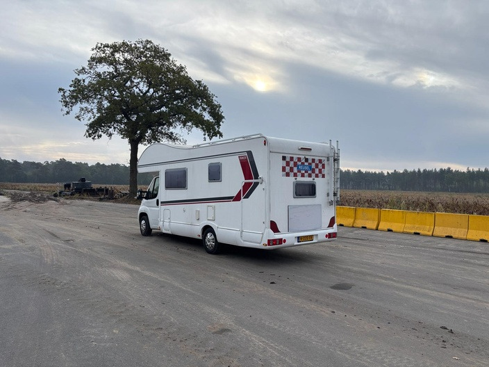 Rimor seal 9 - Camper mansardato: foto 4 Rimor seal 9 - Camper mansardato: foto 4