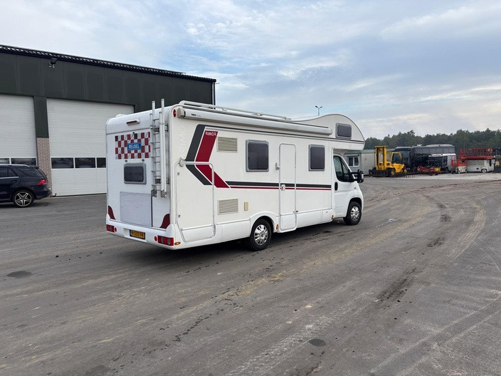 Rimor seal 9 - Camper mansardato: foto 3 Rimor seal 9 - Camper mansardato: foto 3