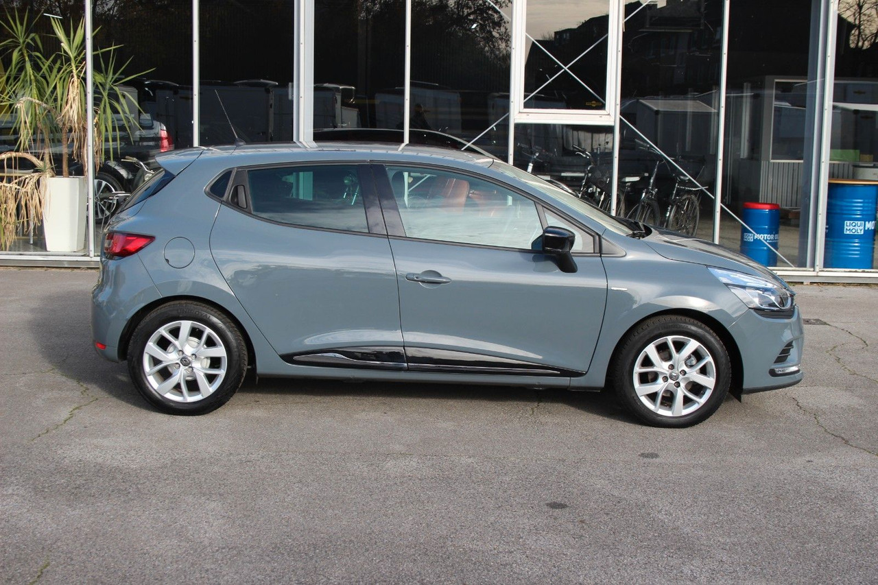 Renault Clio IV Limited 13tKM aus Rentnerbesitz Navi - Berlina: foto 2 Renault Clio IV Limited 13tKM aus Rentnerbesitz Navi - Berlina: foto 2