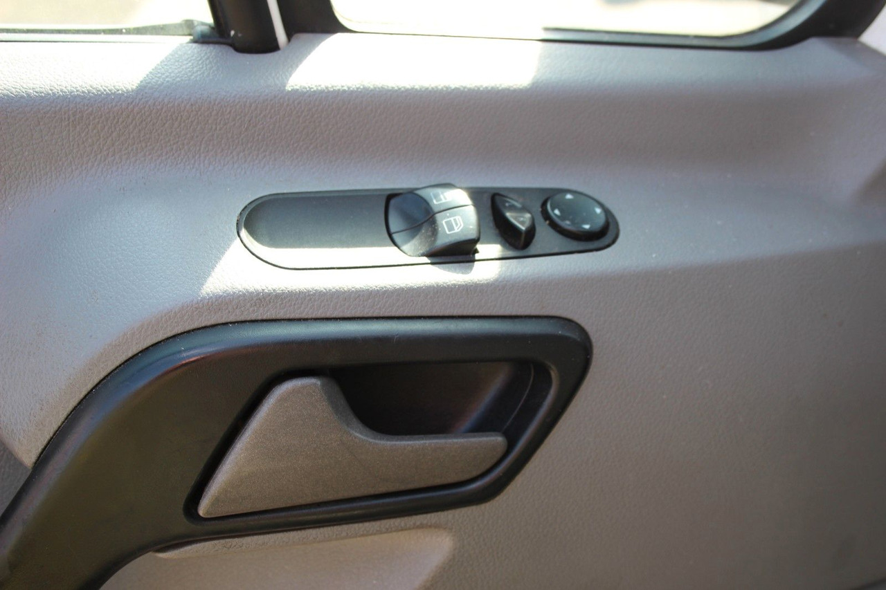 Volkswagen Crafter KÜHLUNG 35 L2H2 Hochdach - Furgone frigo: foto 5 Volkswagen Crafter KÜHLUNG 35 L2H2 Hochdach - Furgone frigo: foto 5