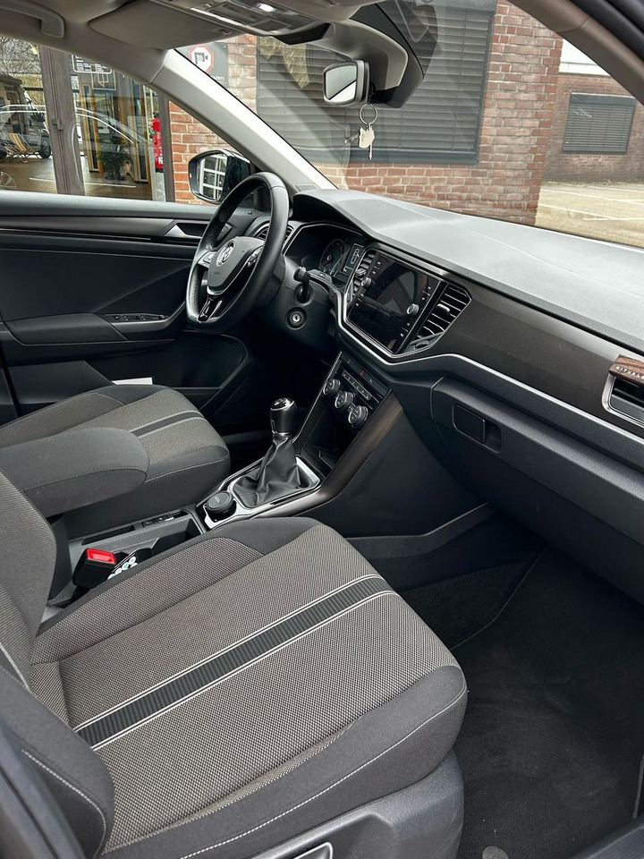 Volkswagen T-Roc Style - SUV/ Fuoristrada: foto 5 Volkswagen T-Roc Style - SUV/ Fuoristrada: foto 5
