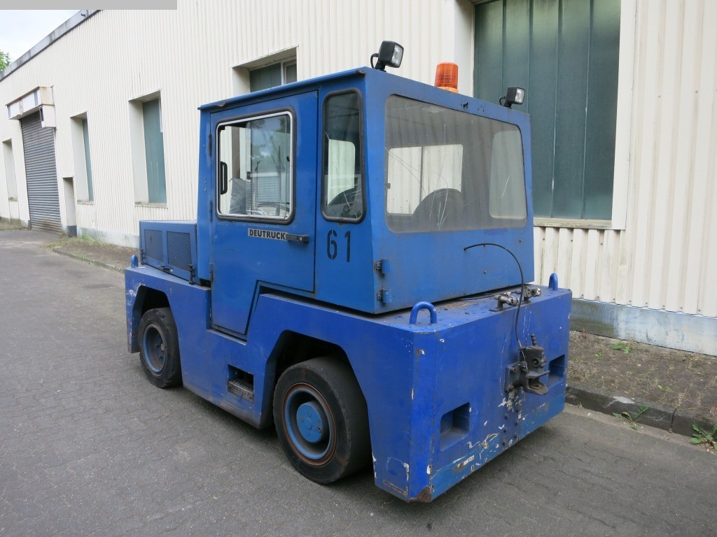 Deutruck DD120 - Trattore per traino bagagli: foto 2 Deutruck DD120 - Trattore per traino bagagli: foto 2