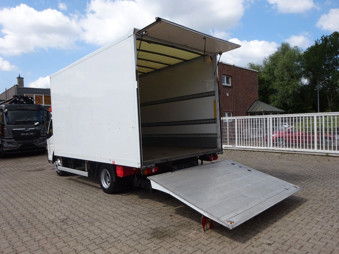 FUSO Canter 7C18 + LBW 4x2 - Furgone box: foto 5 FUSO Canter 7C18 + LBW 4x2 - Furgone box: foto 5