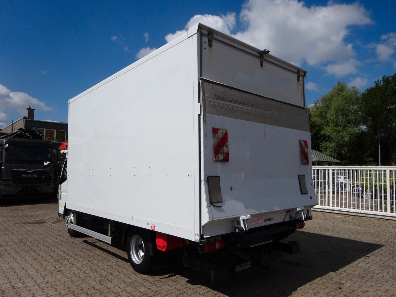 FUSO Canter 7C18 + LBW 4x2 - Furgone box: foto 4 FUSO Canter 7C18 + LBW 4x2 - Furgone box: foto 4