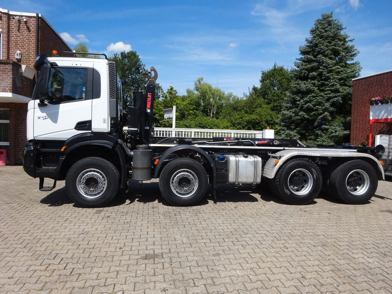 Iveco X-WAY 480 HIAB ABROLLER 8x4 - Autocarro scarrabile: foto 5 Iveco X-WAY 480 HIAB ABROLLER 8x4 - Autocarro scarrabile: foto 5