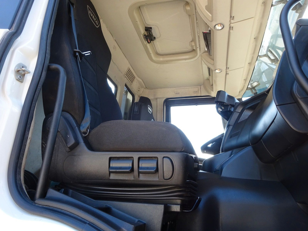 Autocarro scarrabile Iveco X-WAY 480 HIAB ABROLLER: foto 11
