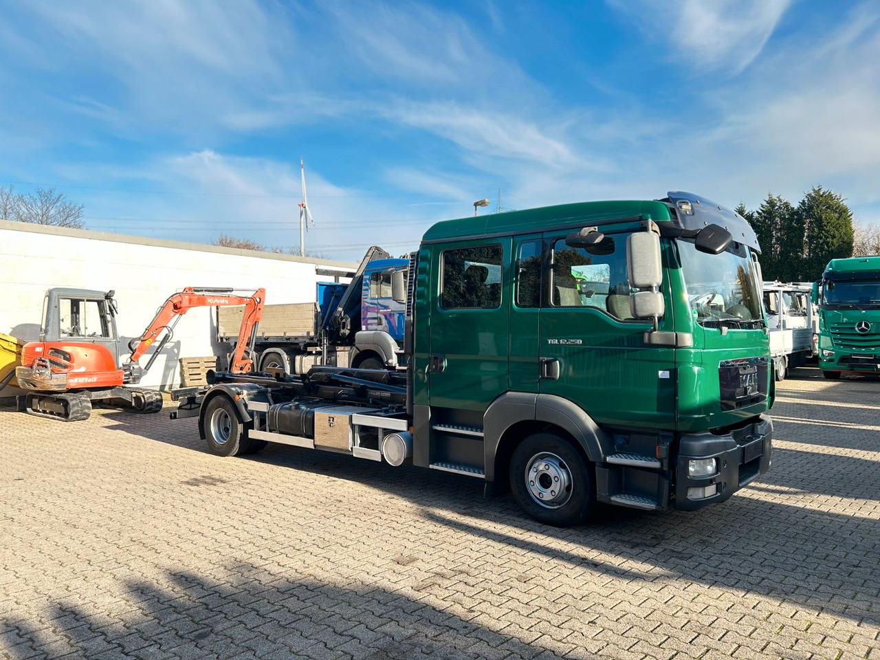 Autocarro scarrabile MAN 12.250 Doppelkabine Abroller: foto 18 Autocarro scarrabile MAN 12.250 Doppelkabine Abroller: foto 18