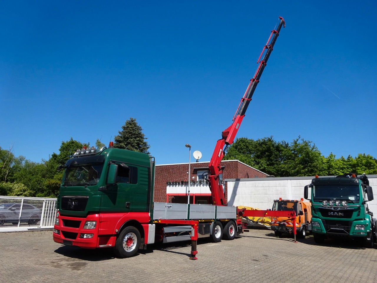 MAN 26.480 TGX + MKG HLK531 Kran +Lift-Lenkachse - Autocarro con pianale/ Cassone fisso, Camion con gru: foto 4 MAN 26.480 TGX + MKG HLK531 Kran +Lift-Lenkachse - Autocarro con pianale/ Cassone fisso, Camion con gru: foto 4