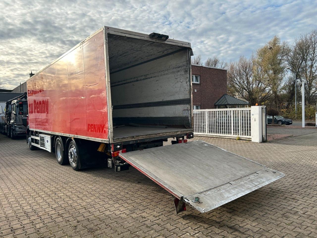 Mercedes-Benz 2636 Antos Kühlkoffer +BÄR LBW 3x im Bestand - Autocarro frigorifero: foto 5 Mercedes-Benz 2636 Antos Kühlkoffer +BÄR LBW 3x im Bestand - Autocarro frigorifero: foto 5