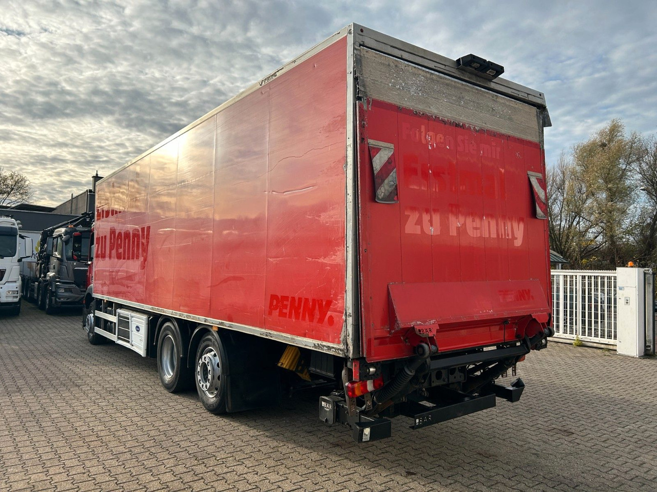 Mercedes-Benz 2636 Antos Kühlkoffer +BÄR LBW 3x im Bestand - Autocarro frigorifero: foto 4 Mercedes-Benz 2636 Antos Kühlkoffer +BÄR LBW 3x im Bestand - Autocarro frigorifero: foto 4