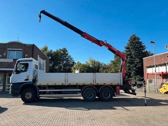 Mercedes-Benz 2636 Pritsche + Fassi F135 Kran 6x4 Blatt-Blatt - Camion con gru: foto 1 Mercedes-Benz 2636 Pritsche + Fassi F135 Kran 6x4 Blatt-Blatt - Camion con gru: foto 1