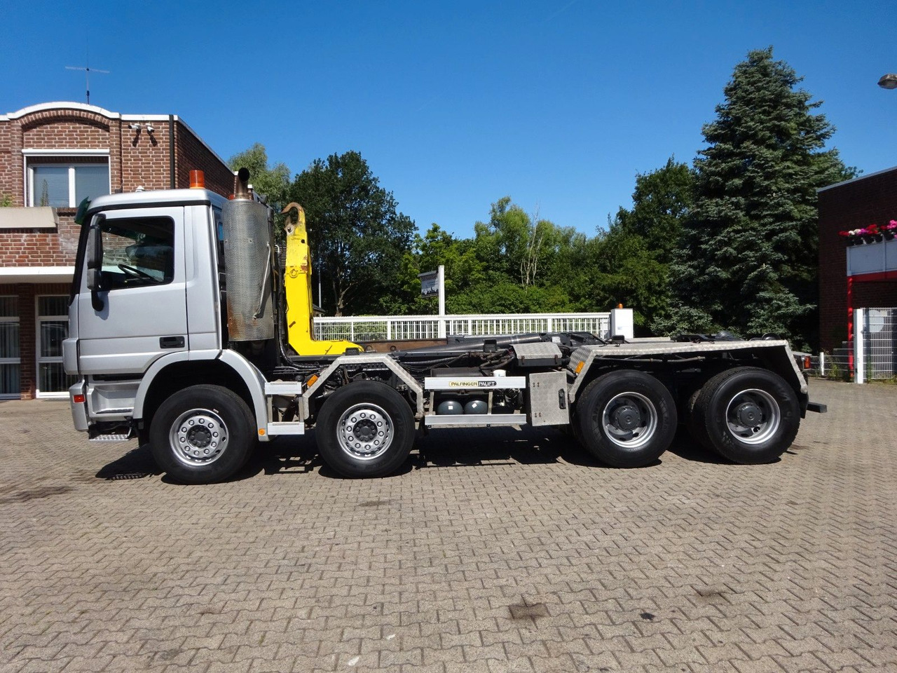 Mercedes-Benz 3244 Actros PALFINGER Abroller 8x4 - Autocarro scarrabile: foto 2 Mercedes-Benz 3244 Actros PALFINGER Abroller 8x4 - Autocarro scarrabile: foto 2