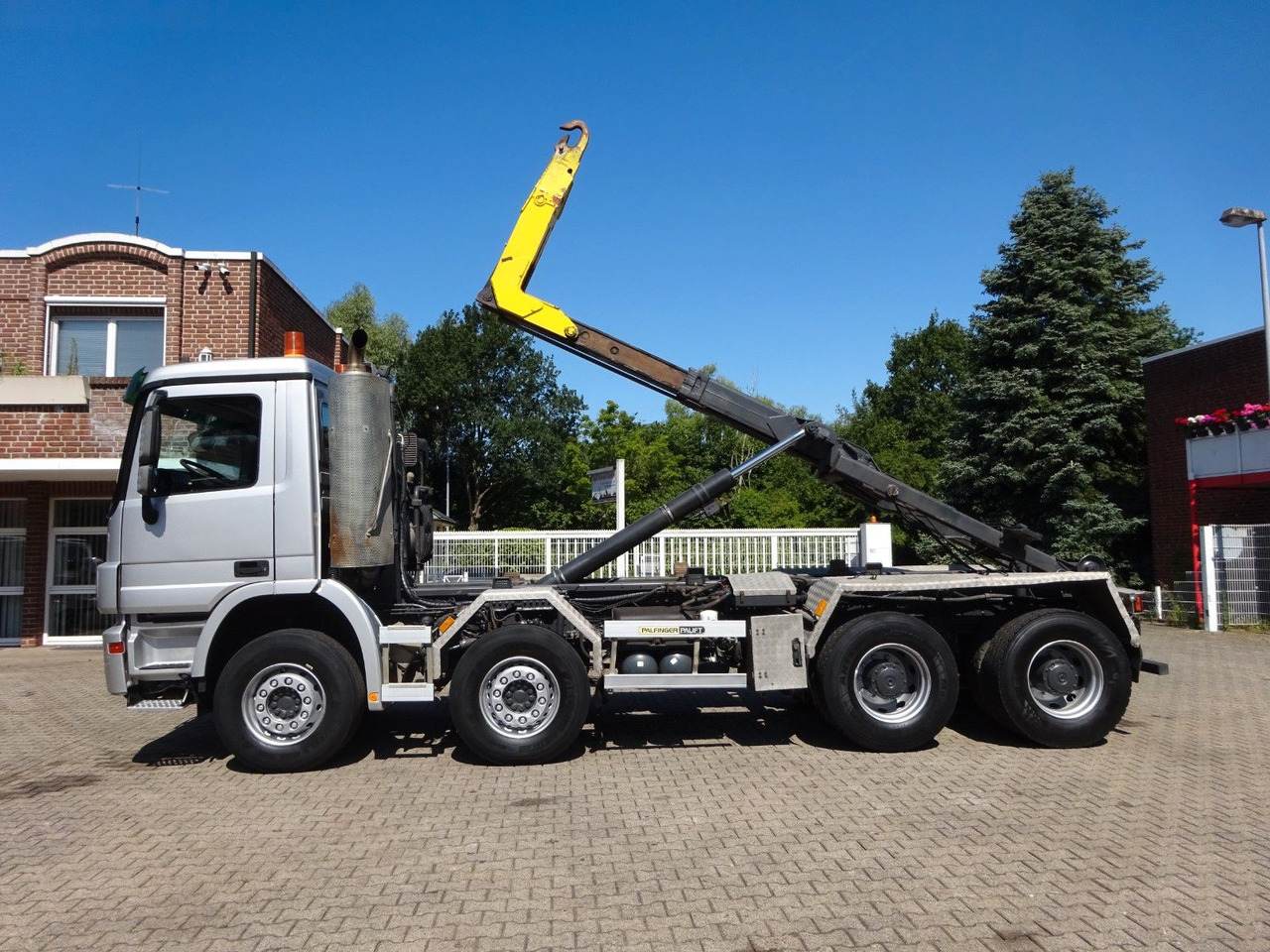 Mercedes-Benz 3244 Actros PALFINGER Abroller 8x4 - Autocarro scarrabile: foto 4 Mercedes-Benz 3244 Actros PALFINGER Abroller 8x4 - Autocarro scarrabile: foto 4
