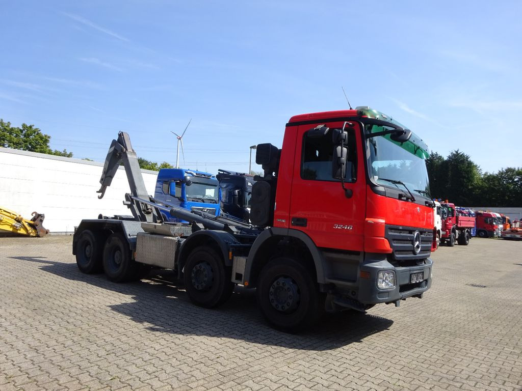 Autocarro scarrabile Mercedes-Benz 3246 Actros Abroller K45 8x4 Knickhacken: foto 9 Autocarro scarrabile Mercedes-Benz 3246 Actros Abroller K45 8x4 Knickhacken: foto 9