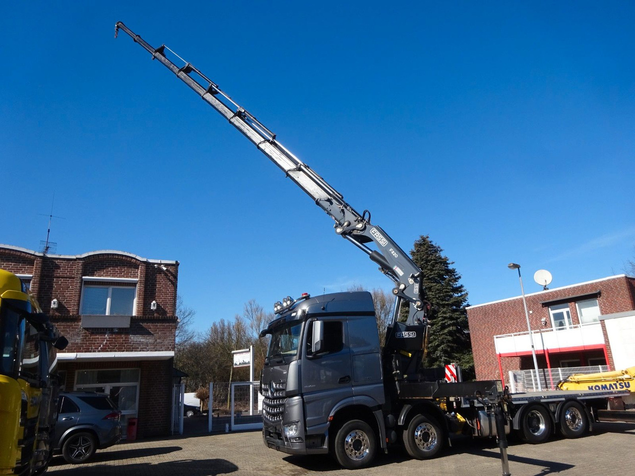 Mercedes-Benz 3453 Plattform + Fassi F820 Kran 8x2 Mercedes-Benz 3453 FASSI F820 Kran 8x Hydr. Ausschub - Camion con gru, Autocarro con pianale/ Cassone fisso: foto 5 Mercedes-Benz 3453 Plattform + Fassi F820 Kran 8x2 Mercedes-Benz 3453 FASSI F820 Kran 8x Hydr. Ausschub - Camion con gru, Autocarro con pianale/ Cassone fisso: foto 5