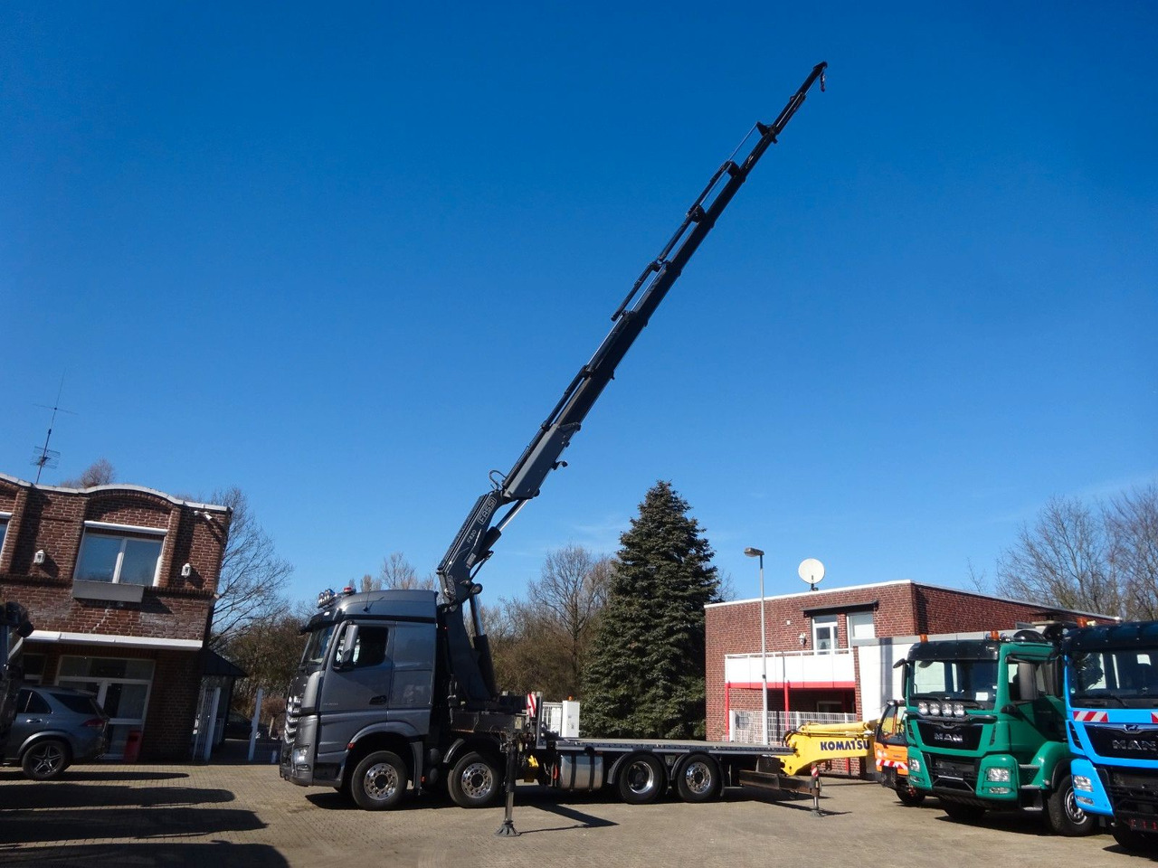 Mercedes-Benz 3453 Plattform + Fassi F820 Kran 8x2 Mercedes-Benz 3453 FASSI F820 Kran 8x Hydr. Ausschub - Camion con gru, Autocarro con pianale/ Cassone fisso: foto 3 Mercedes-Benz 3453 Plattform + Fassi F820 Kran 8x2 Mercedes-Benz 3453 FASSI F820 Kran 8x Hydr. Ausschub - Camion con gru, Autocarro con pianale/ Cassone fisso: foto 3