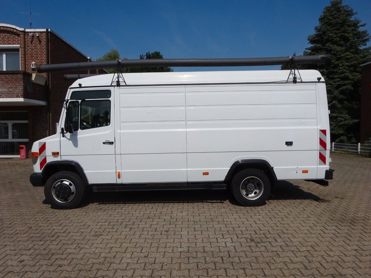 Mercedes-Benz 616D Vario Kastenwagen 4x2 - Furgone chiuso: foto 3 Mercedes-Benz 616D Vario Kastenwagen 4x2 - Furgone chiuso: foto 3