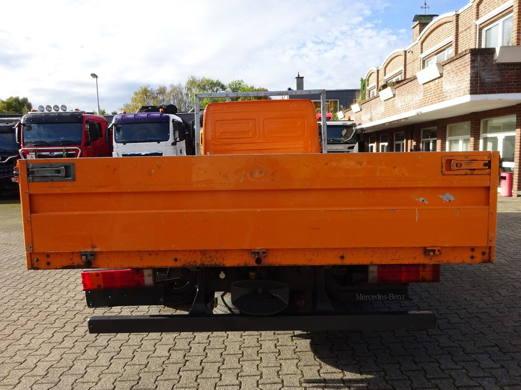 Mercedes-Benz 822 Atego Pritsche Doppelkabine 4x2 - Autocarro con pianale/ Cassone fisso: foto 4 Mercedes-Benz 822 Atego Pritsche Doppelkabine 4x2 - Autocarro con pianale/ Cassone fisso: foto 4