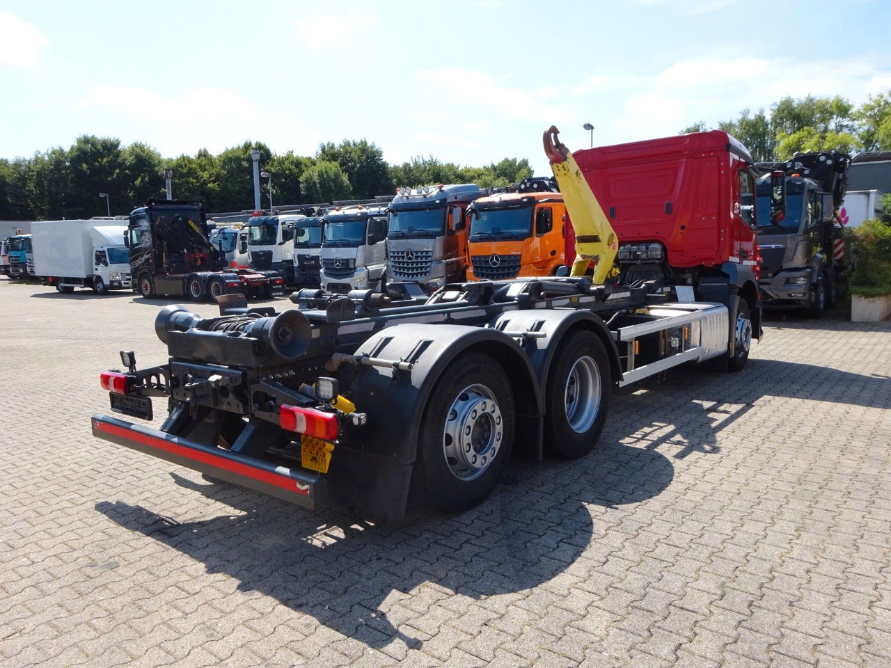 Autocarro scarrabile Mercedes-Benz Antos 2532 MEILLER Abroller Lift+Lenkachse 6x2: foto 11 Autocarro scarrabile Mercedes-Benz Antos 2532 MEILLER Abroller Lift+Lenkachse 6x2: foto 11