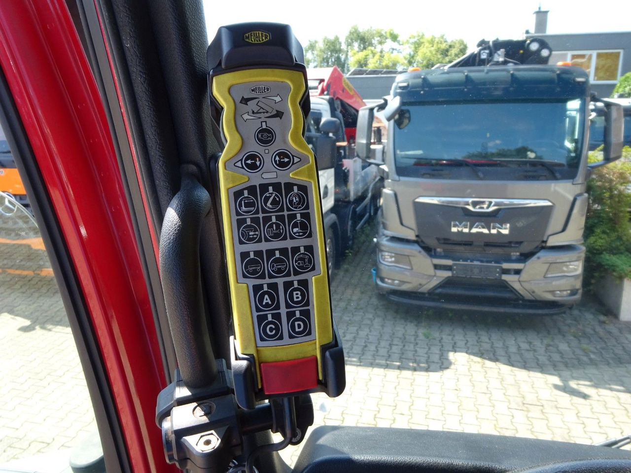 Autocarro scarrabile Mercedes-Benz Antos 2532 MEILLER Abroller Lift+Lenkachse 6x2: foto 17 Autocarro scarrabile Mercedes-Benz Antos 2532 MEILLER Abroller Lift+Lenkachse 6x2: foto 17