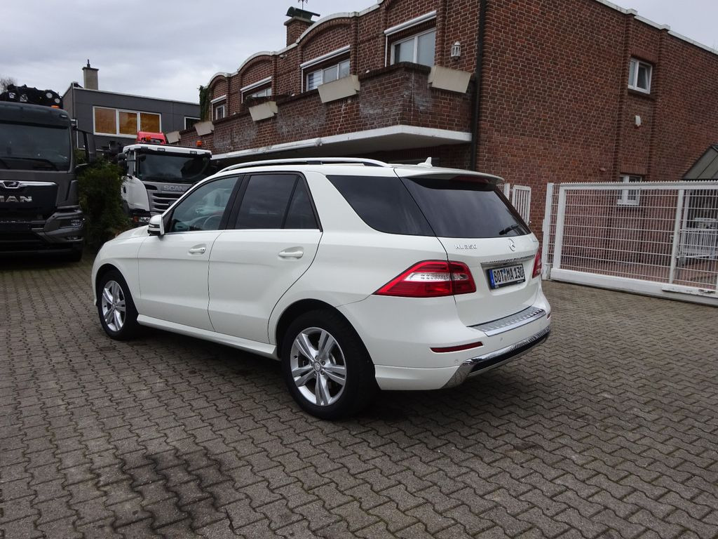 Mercedes-Benz ML 350 CDI BlueTec - SUV/ Fuoristrada: foto 3 Mercedes-Benz ML 350 CDI BlueTec - SUV/ Fuoristrada: foto 3