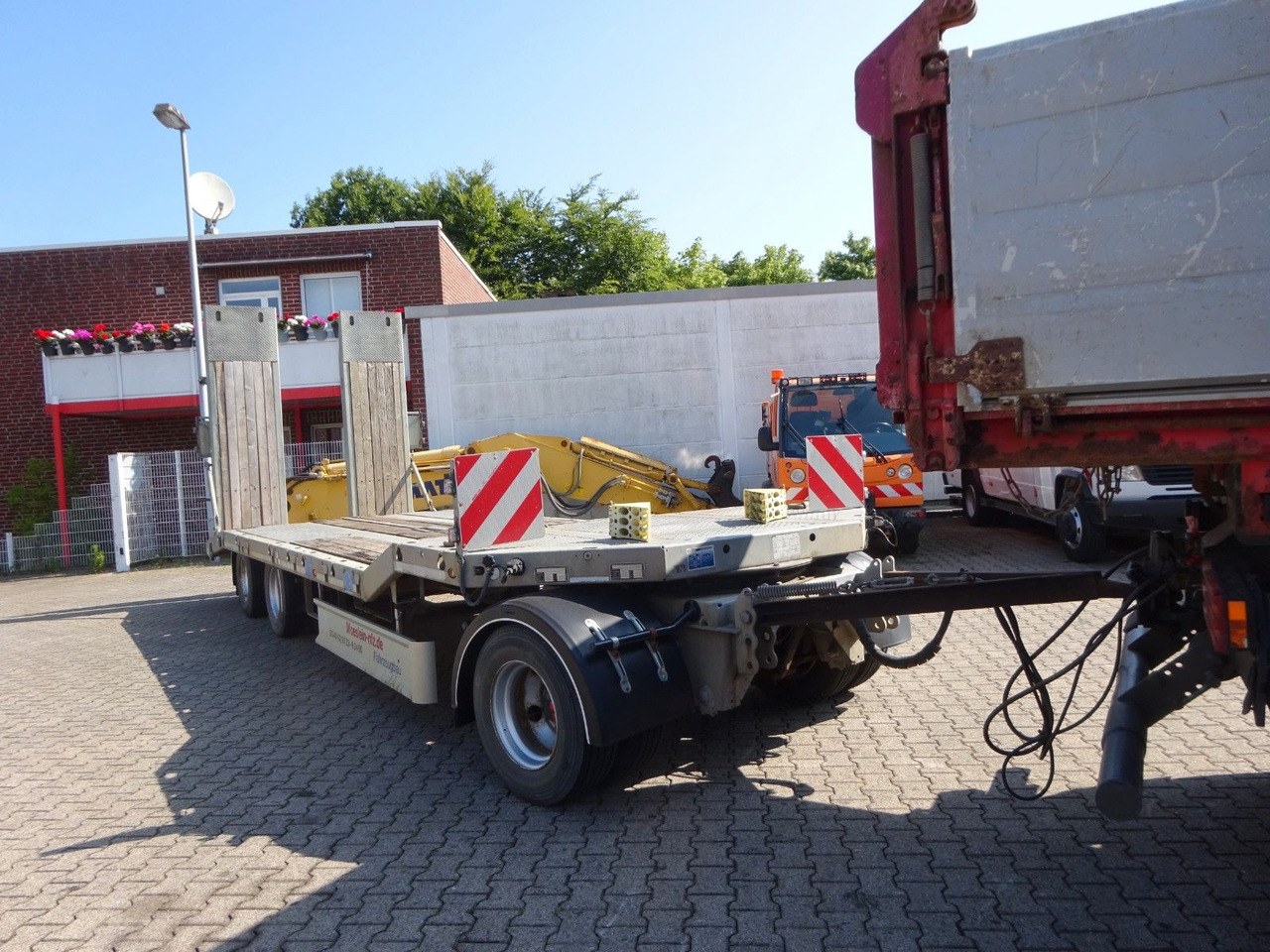 Möslein Tieflader Anhänger mit 3 Achsen und Rampen - Rimorchio pianale ribassato: foto 4 Möslein Tieflader Anhänger mit 3 Achsen und Rampen - Rimorchio pianale ribassato: foto 4