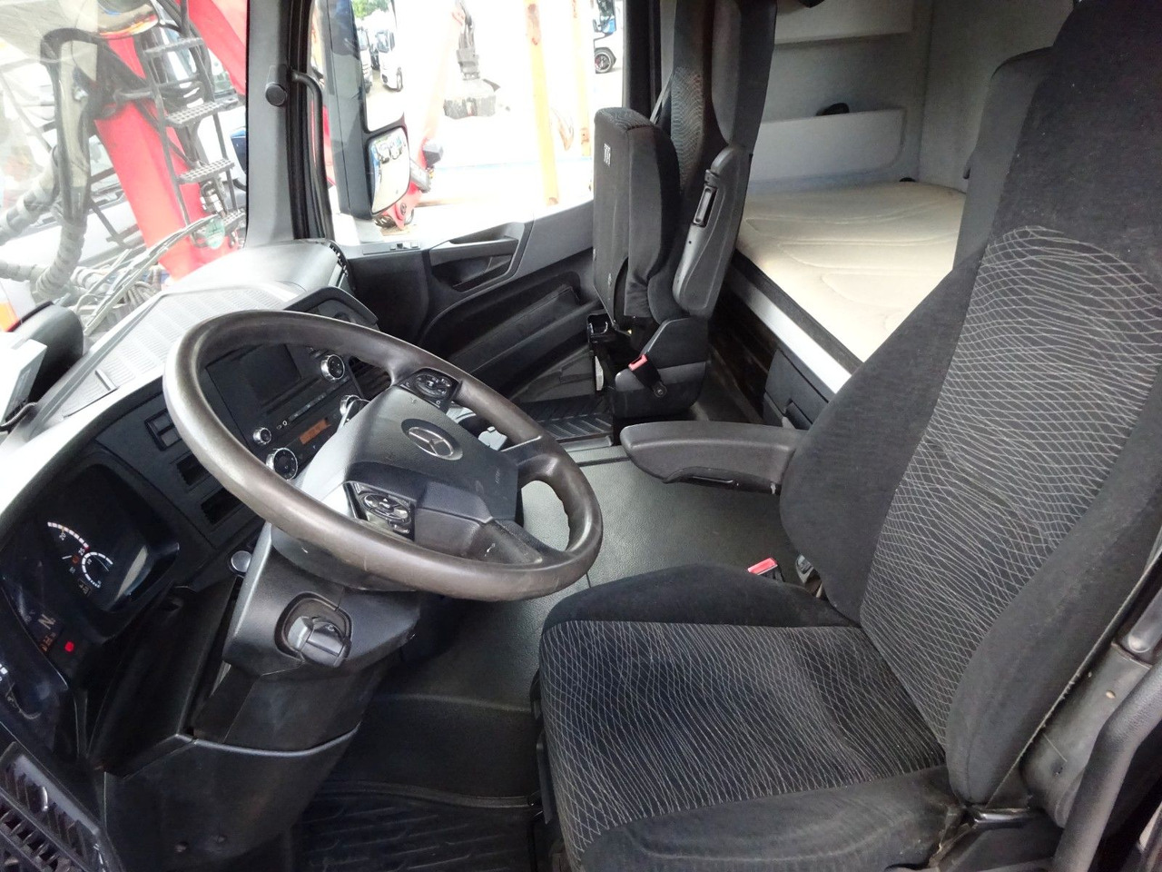 Trattore stradale Mercedes-Benz 1853 Arocs SZM mit Kipperpumpe: foto 10