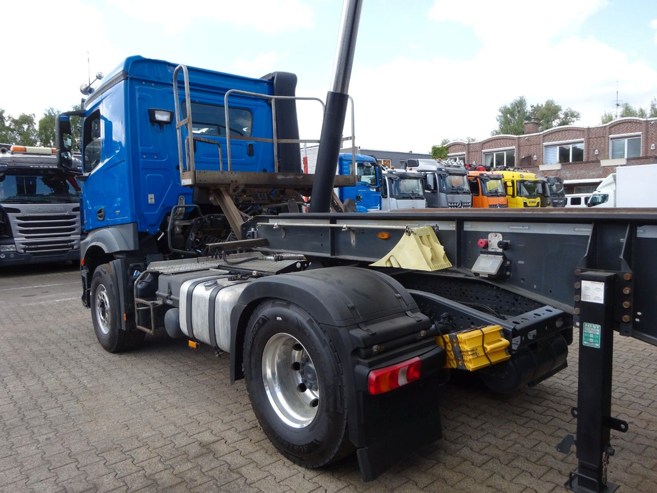 Trattore stradale Mercedes-Benz 1853 Arocs SZM mit Kipperpumpe: foto 6