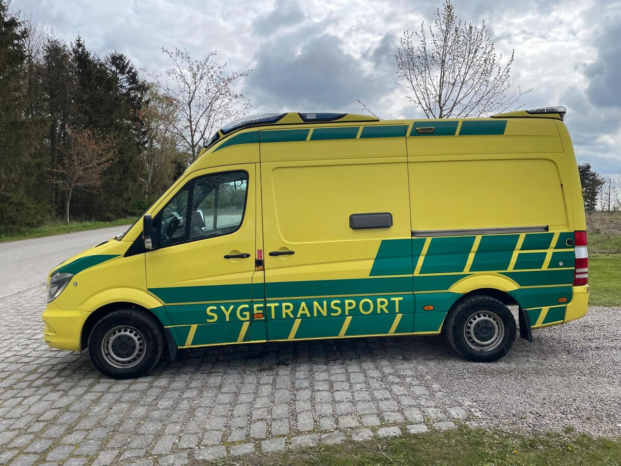Mercedes-Benz Sprinter 316 CDI Ambulance Electric STRYKER Bed Mercedes-Benz Sprinter 316 CDI Electric-STRYKER *19920€ netto - Ambulanza: foto 2 Mercedes-Benz Sprinter 316 CDI Ambulance Electric STRYKER Bed Mercedes-Benz Sprinter 316 CDI Electric-STRYKER *19920€ netto - Ambulanza: foto 2