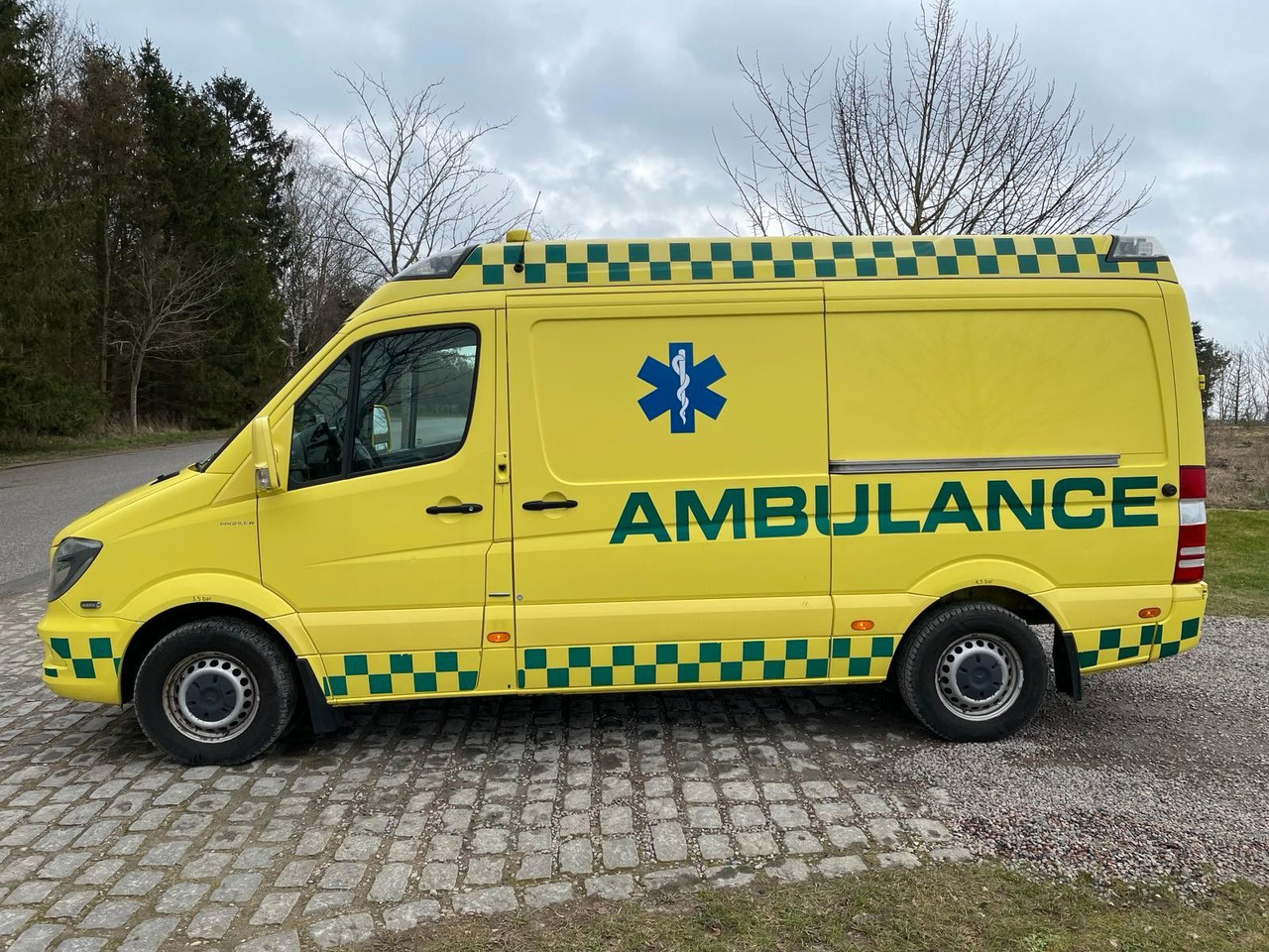 Mercedes-Benz Sprinter 316 CDI Aut *14 000 € netto - Ambulanza: foto 2 Mercedes-Benz Sprinter 316 CDI Aut *14 000 € netto - Ambulanza: foto 2