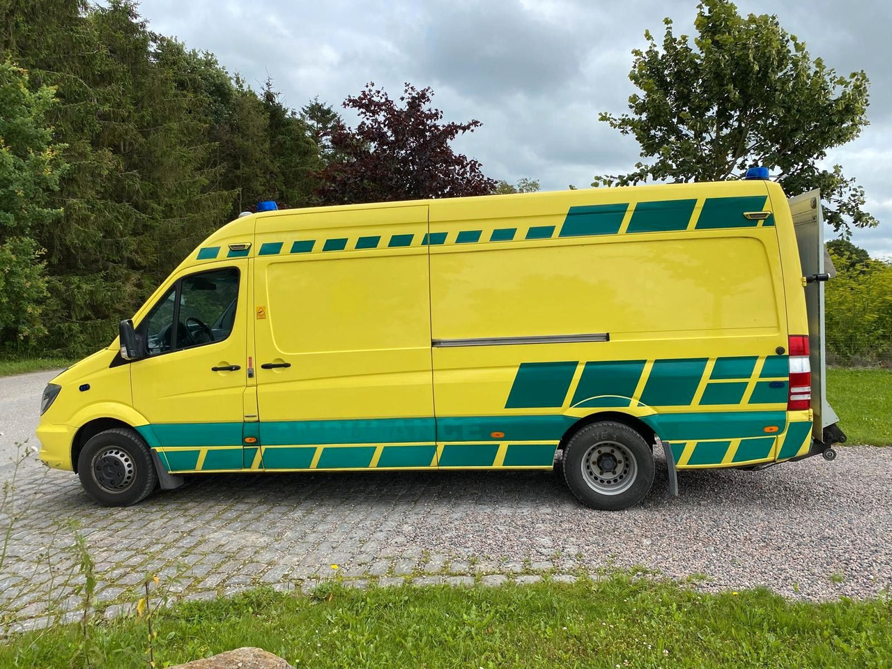 Mercedes-Benz Sprinter 519 CDI MAXI +Lift *20 000€ netto - Ambulanza: foto 4 Mercedes-Benz Sprinter 519 CDI MAXI +Lift *20 000€ netto - Ambulanza: foto 4