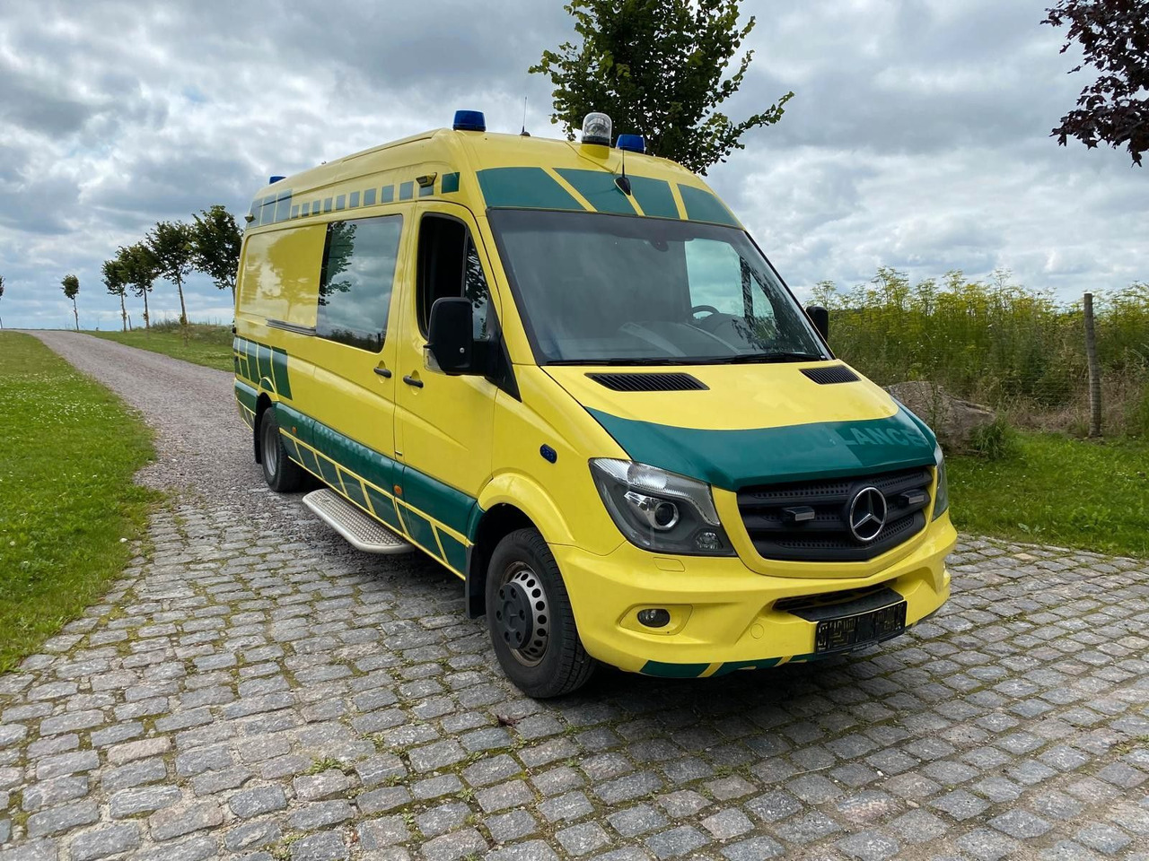 Mercedes-Benz Sprinter 519 CDI MAXI +Lift *20 000€ netto - Ambulanza: foto 1 Mercedes-Benz Sprinter 519 CDI MAXI +Lift *20 000€ netto - Ambulanza: foto 1