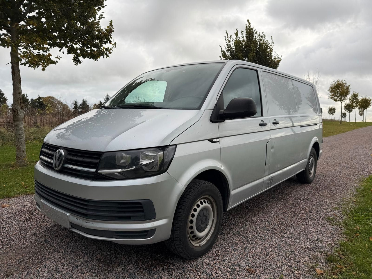 Volkswagen T6 Transporter Kasten lang - Pulmino: foto 1 Volkswagen T6 Transporter Kasten lang - Pulmino: foto 1