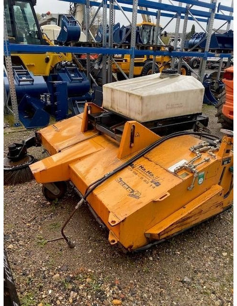 Bema 40 Classic 2050 Kehrbesen 2.200 EUR - Spazzola per Macchina da cantiere: foto 4 Bema 40 Classic 2050 Kehrbesen 2.200 EUR - Spazzola per Macchina da cantiere: foto 4