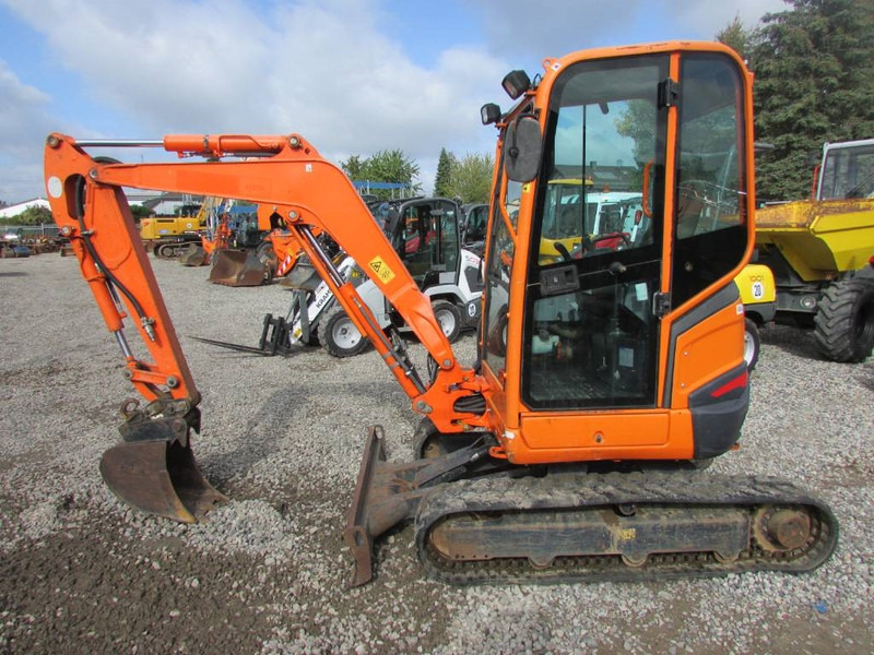 Kubota U 27-4 Minibagger 20.000 EUR - Miniescavatore: foto 2 Kubota U 27-4 Minibagger 20.000 EUR - Miniescavatore: foto 2