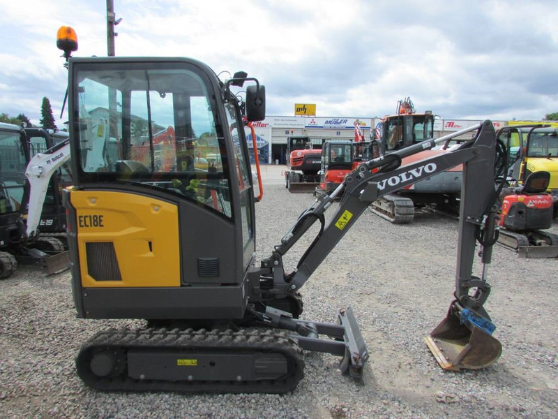 Volvo EC 18 E Minibagger 23.500 EUR - Miniescavatore: foto 4 Volvo EC 18 E Minibagger 23.500 EUR - Miniescavatore: foto 4