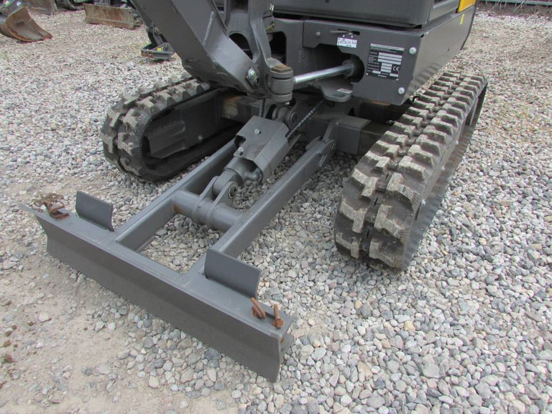Volvo EC 18 E Minibagger 24.500 EUR - Miniescavatore: foto 3 Volvo EC 18 E Minibagger 24.500 EUR - Miniescavatore: foto 3