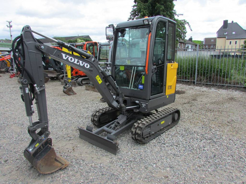Volvo EC 18 E Minibagger 24.500 EUR - Miniescavatore: foto 2 Volvo EC 18 E Minibagger 24.500 EUR - Miniescavatore: foto 2