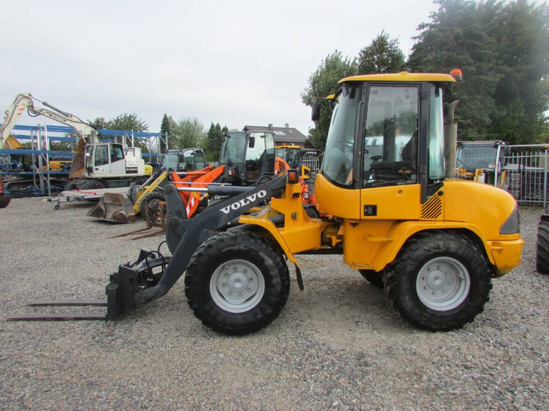 Volvo L 35 B-Z Radlader 16.000 EUR - Pala gommata: foto 1 Volvo L 35 B-Z Radlader 16.000 EUR - Pala gommata: foto 1