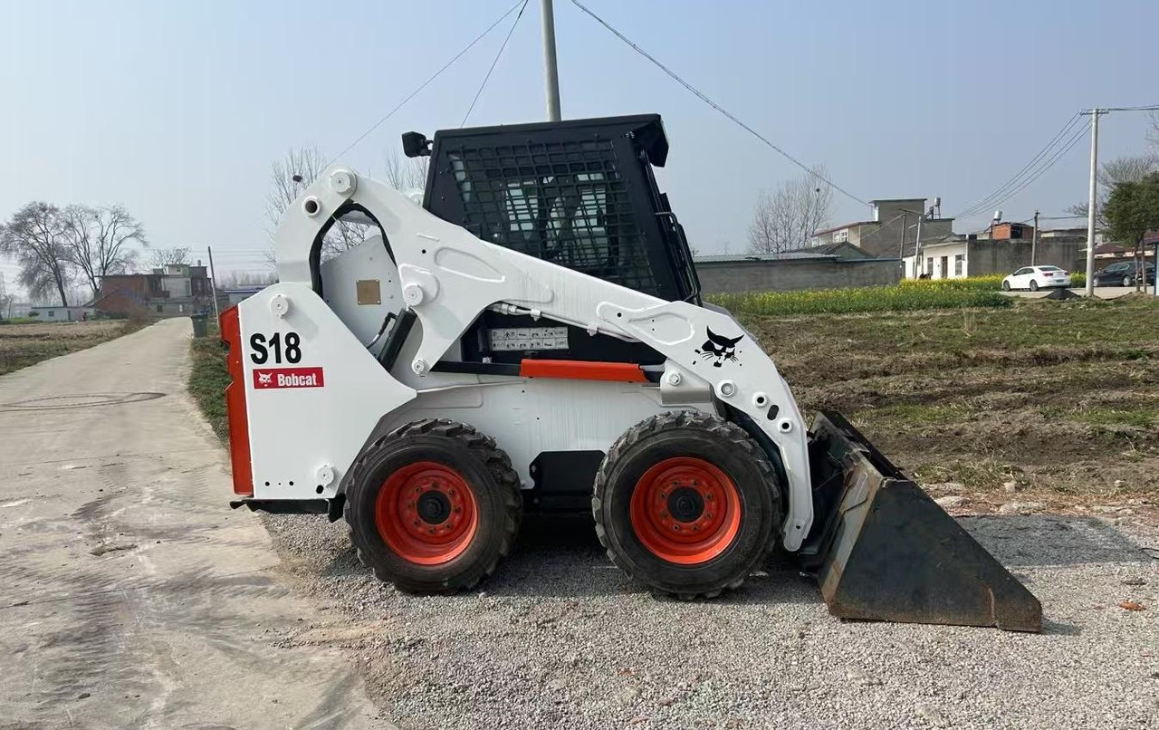BOBCAT S18 - Minipala: foto 1 BOBCAT S18 - Minipala: foto 1
