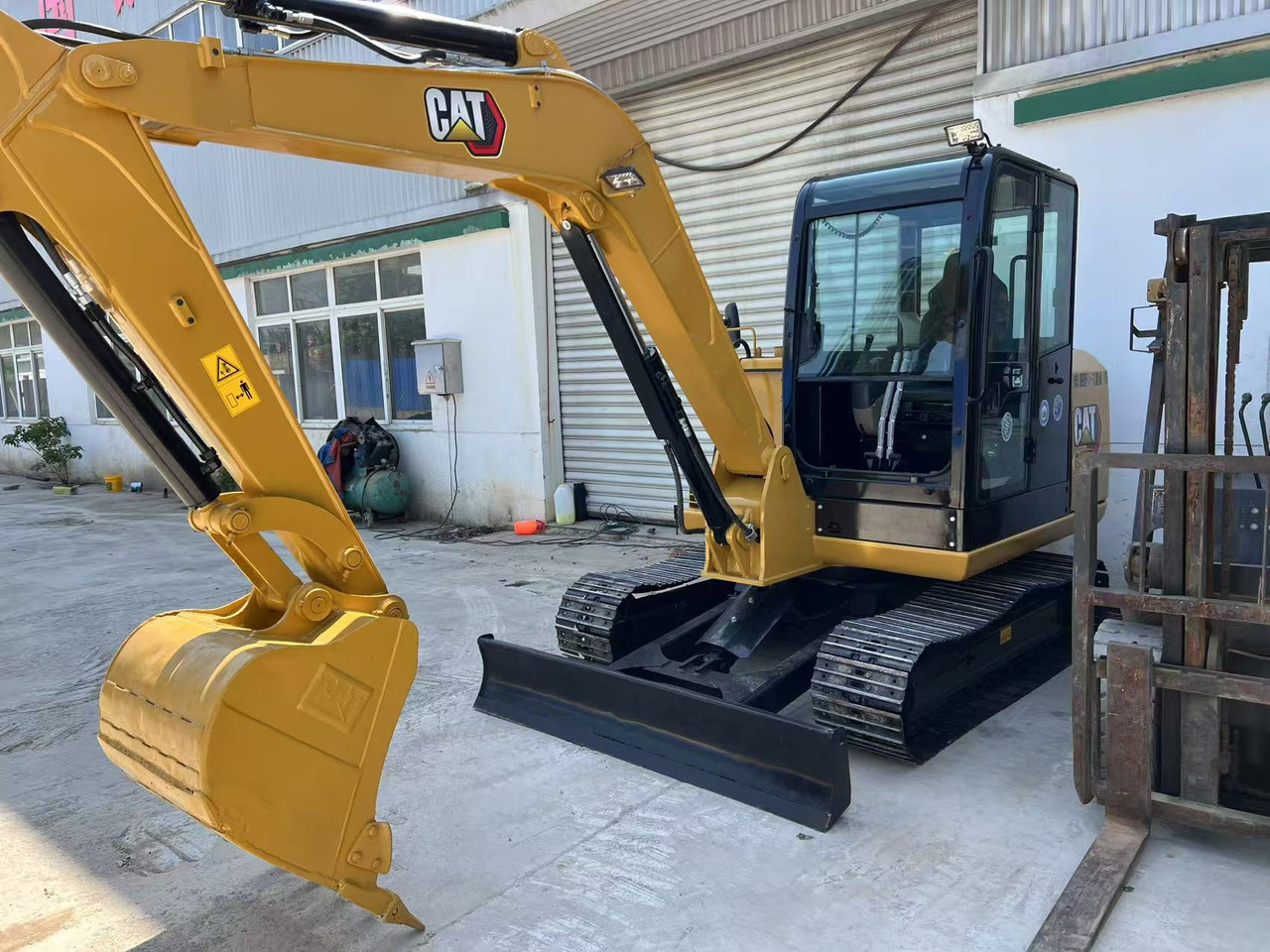 CATERPILLAR 305.5E2 - Miniescavatore: foto 3 CATERPILLAR 305.5E2 - Miniescavatore: foto 3
