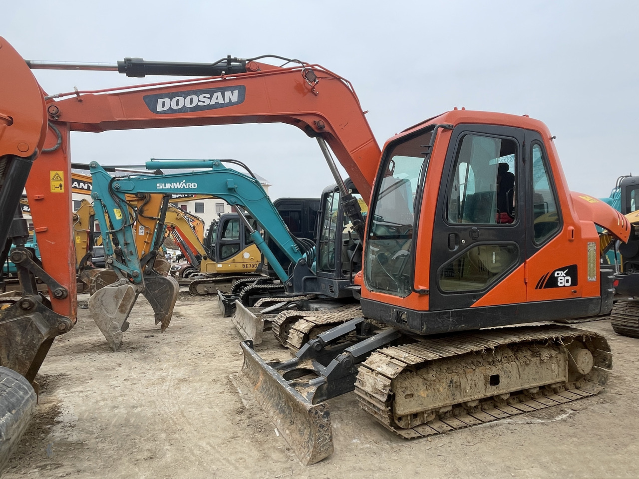 DOOSAN DX80 - Escavatore cingolato: foto 1 DOOSAN DX80 - Escavatore cingolato: foto 1
