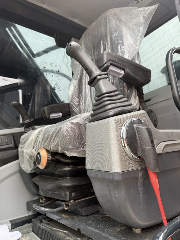 HYUNDAI HX220HD - Escavatore cingolato: foto 3 HYUNDAI HX220HD - Escavatore cingolato: foto 3