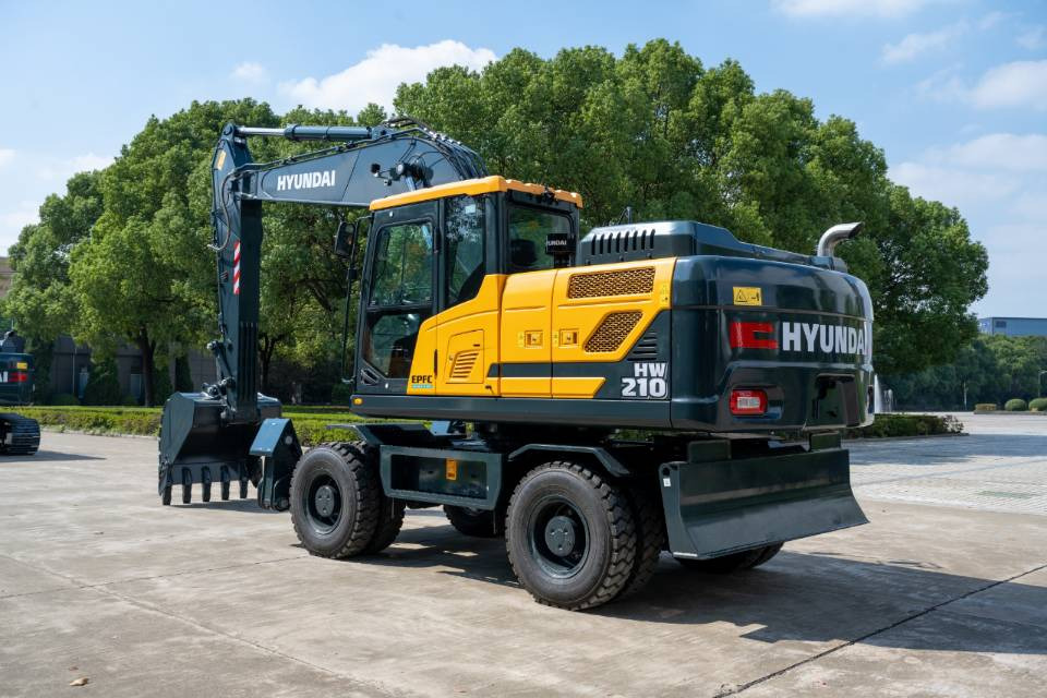 Hyundai HW210 - Escavatore gommato: foto 1 Hyundai HW210 - Escavatore gommato: foto 1