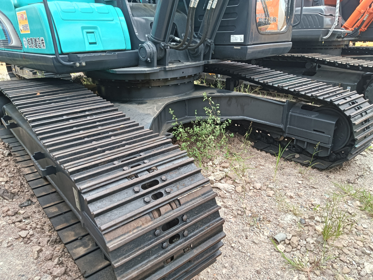 KOBELCO SK 210 - Escavatore cingolato: foto 4 KOBELCO SK 210 - Escavatore cingolato: foto 4