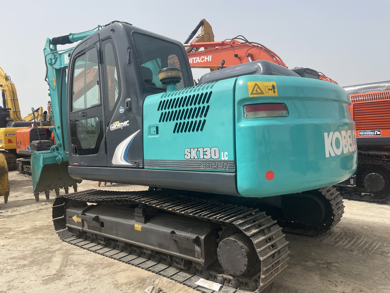 KOBELCO SK130-8 - Escavatore cingolato: foto 1 KOBELCO SK130-8 - Escavatore cingolato: foto 1