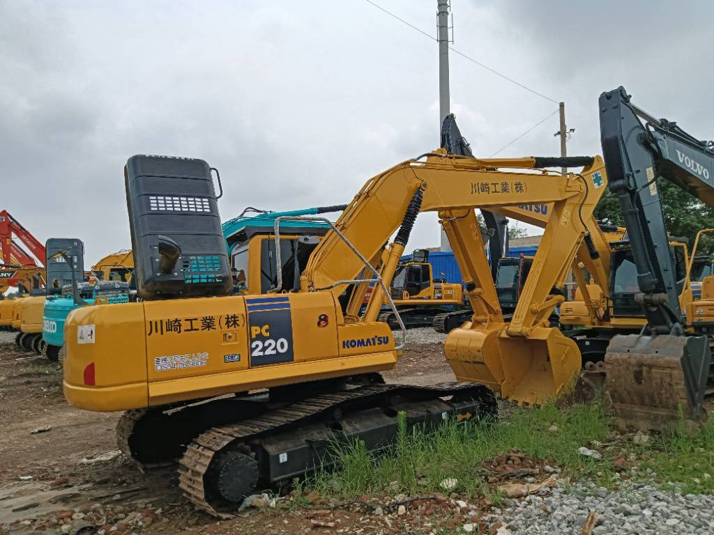 Komatsu PC 220-8 - Escavatore cingolato: foto 2 Komatsu PC 220-8 - Escavatore cingolato: foto 2