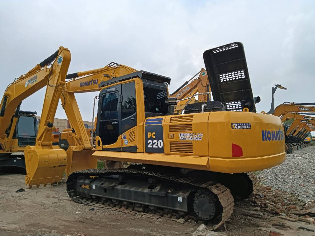Komatsu PC 220-8 - Escavatore cingolato: foto 1 Komatsu PC 220-8 - Escavatore cingolato: foto 1